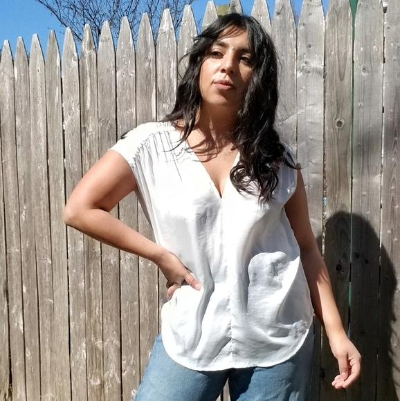 WHAT DO YOU MEAN WHITE RUCHED TOP - Picture 4 of 17